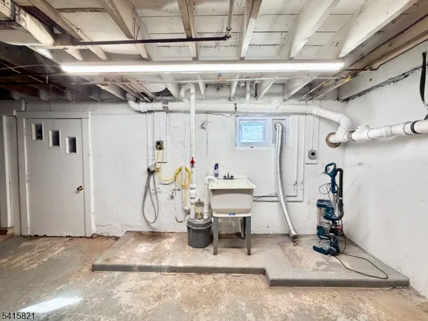 $2,700 | 126 Hwy20231, Ringoes, NJ 08551