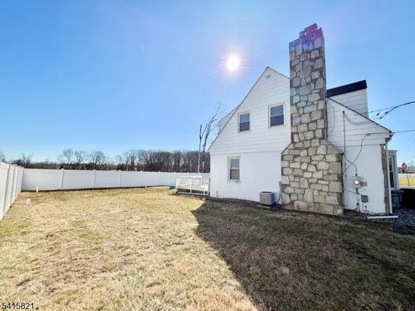 $2,700 | 126 Hwy20231, Ringoes, NJ 08551