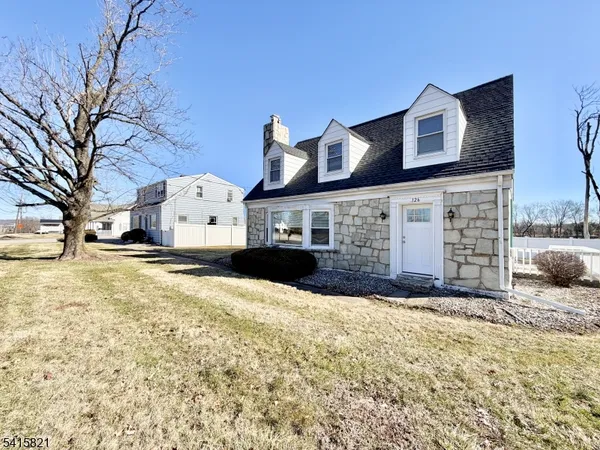 $2,700 | 126 Hwy20231, Ringoes, NJ 08551