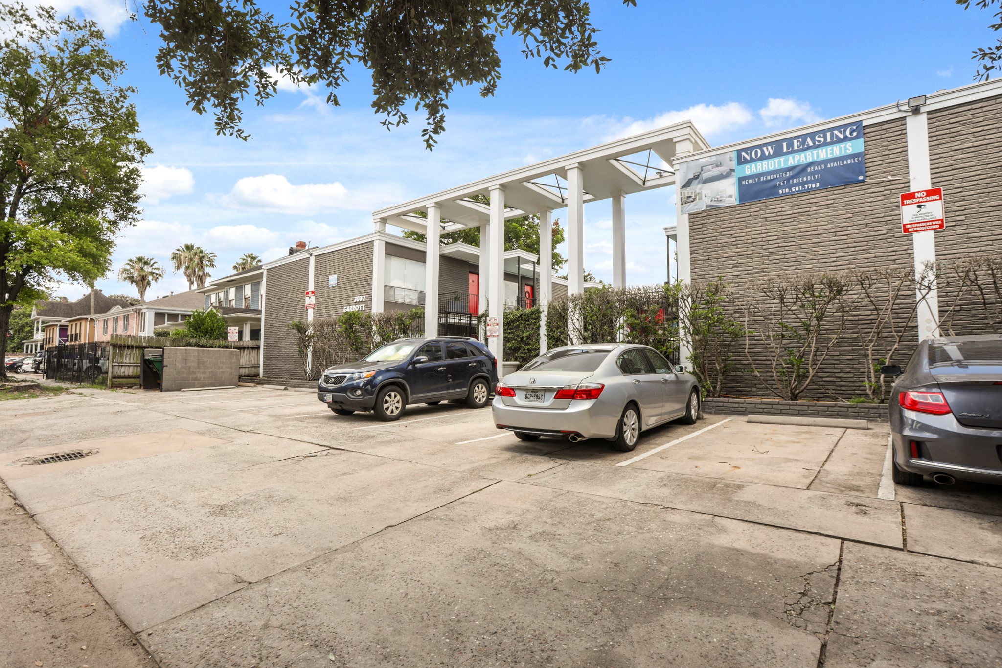 3602 Garrott Street, Unit 12 Houston, TX 77006 - Photo 34 of 34 Off street parking is available.