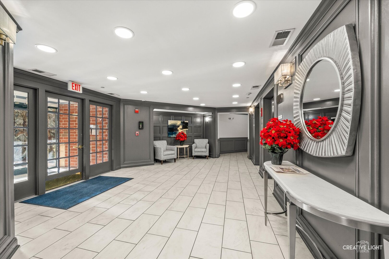 845 East 22nd Street, Unit B115 Lombard, IL 60148 - Photo 2 of 17 a view of a hallway with entryway