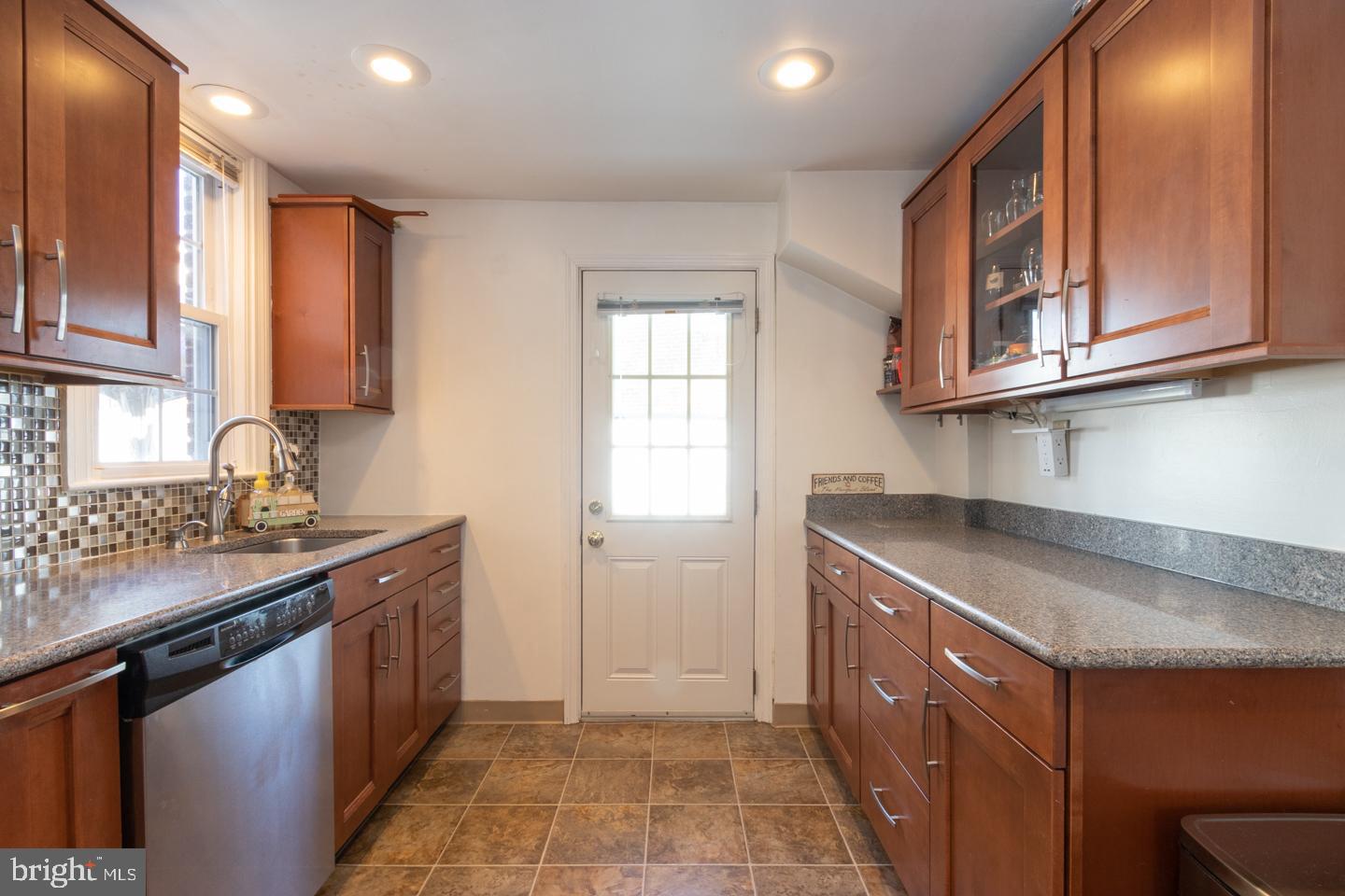 2227 Locust Road Morton, PA 19070 - Photo 8 of 22 Gallery Image 8