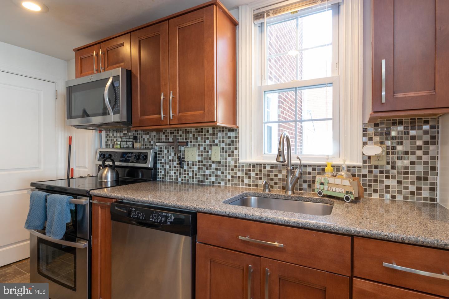 2227 Locust Road Morton, PA 19070 - Photo 9 of 22 Gallery Image 9
