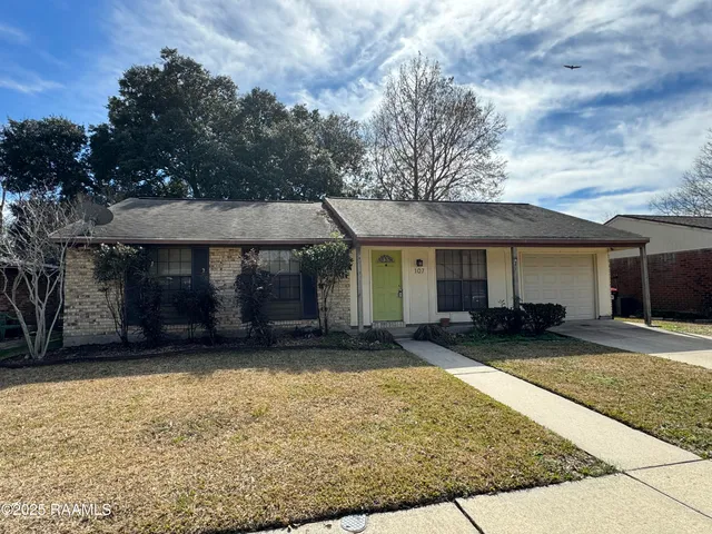 $1,450 | 107 Village Lafayette La, Lafayette, LA 70506