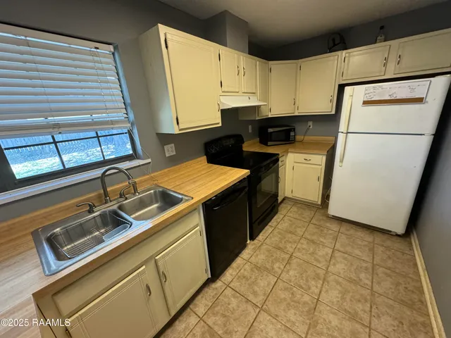 $1,450 | 107 Village Lafayette La, Lafayette, LA 70506