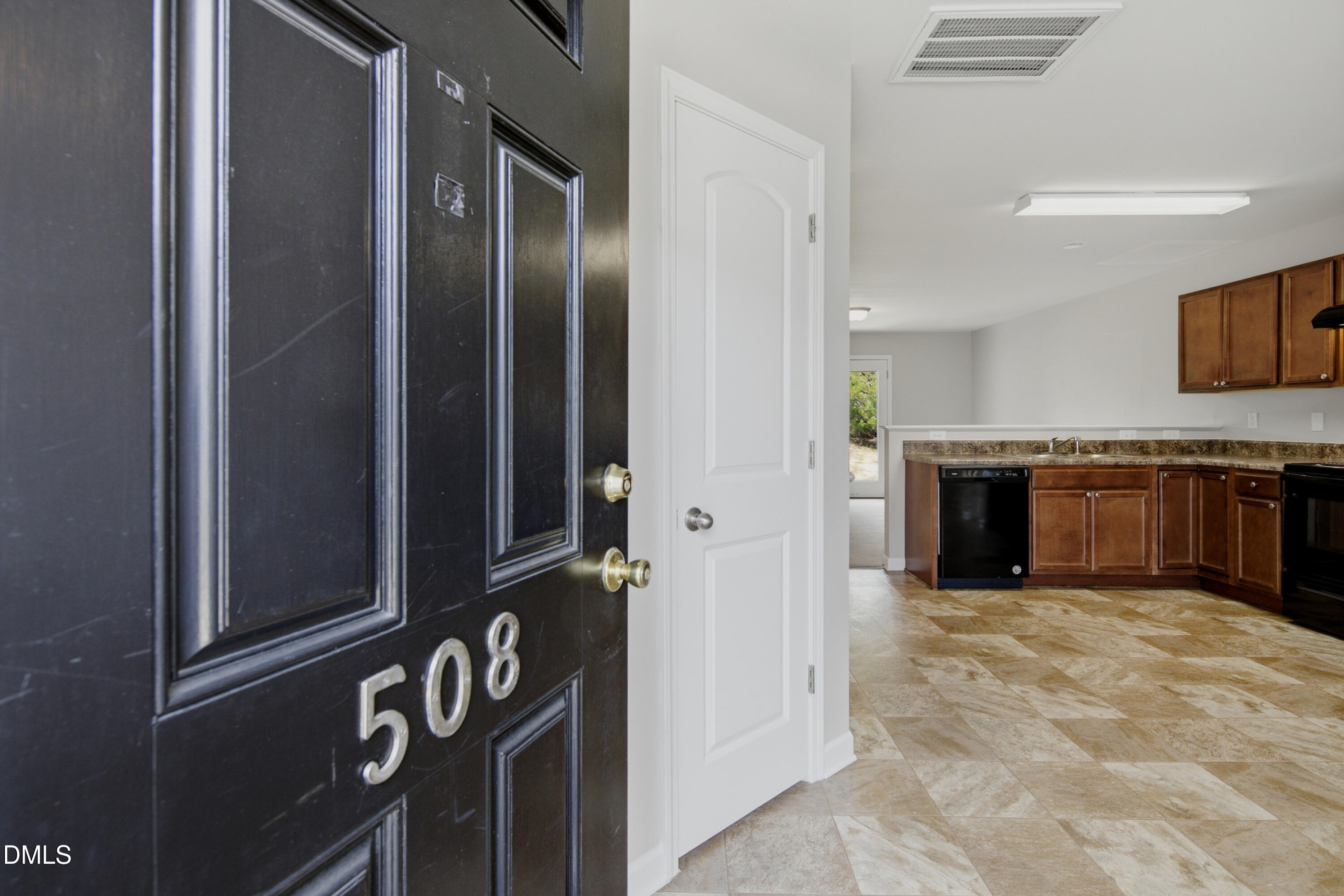 508 Directive Drive Hope Mills, NC 28348 - Photo 3 of 17 a view of a kitchen