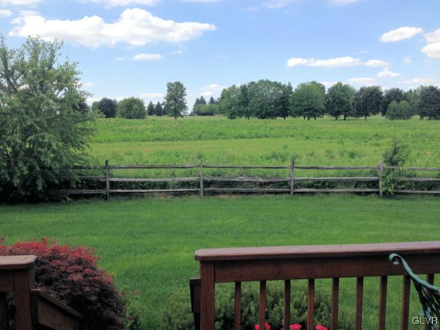 241 Ridings Circle Macungie, PA 18062 - Photo 2 of 17 Gallery Image 2