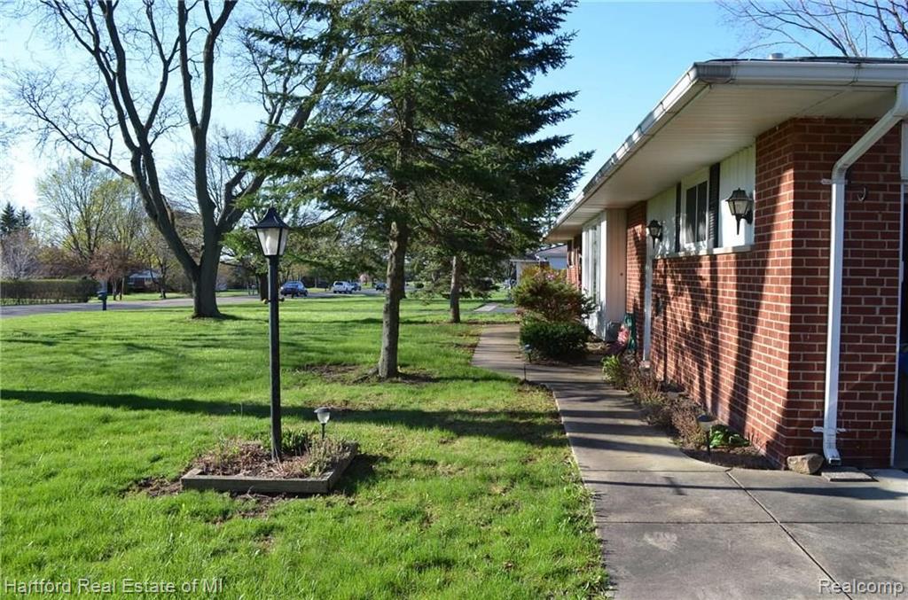 28385 Farmington Road Farmington Hills, MI 48334 - Photo 3 of 15