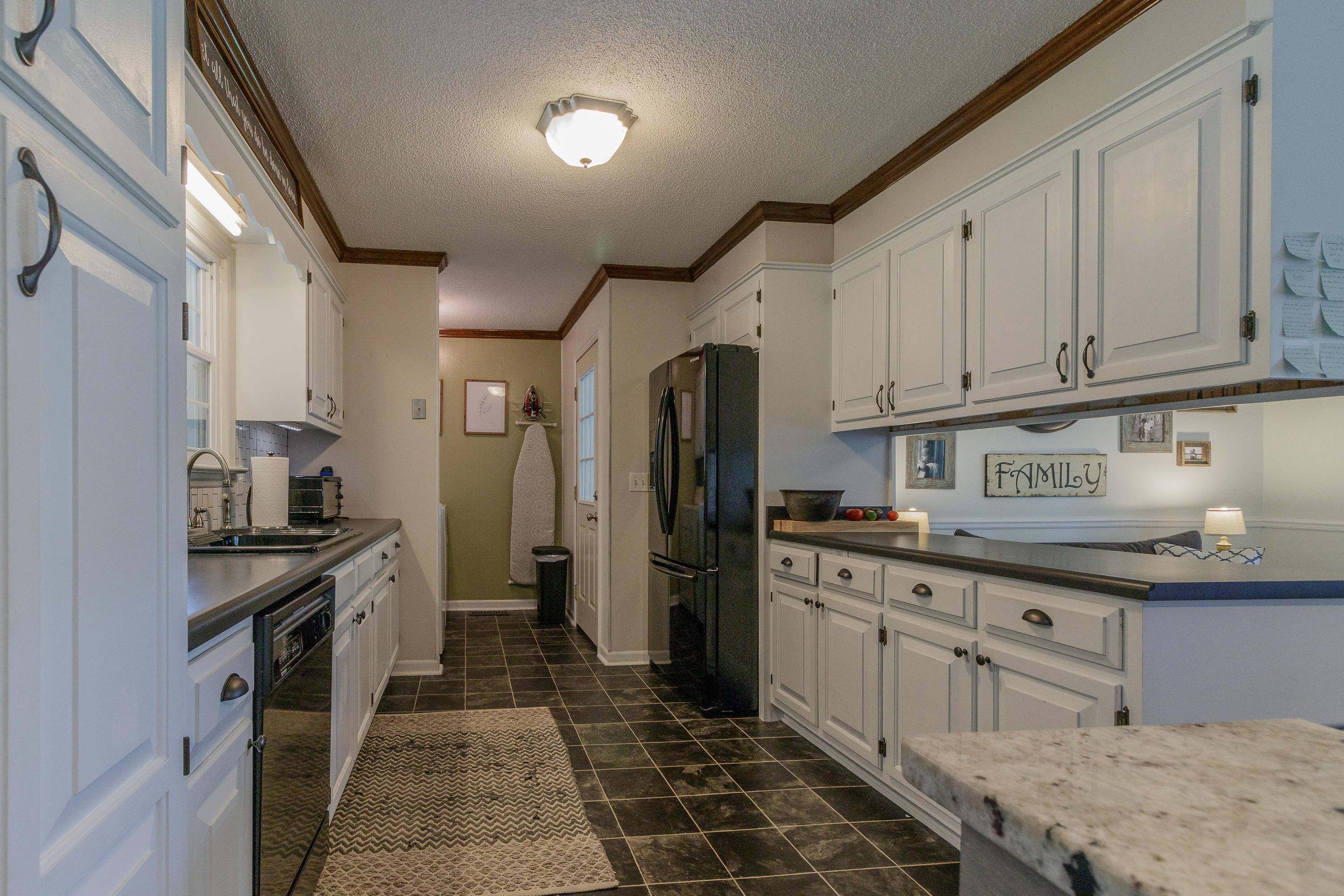 308 East Huntington Road Rossville, GA 30741 - Photo 12 of 43 Kitchen