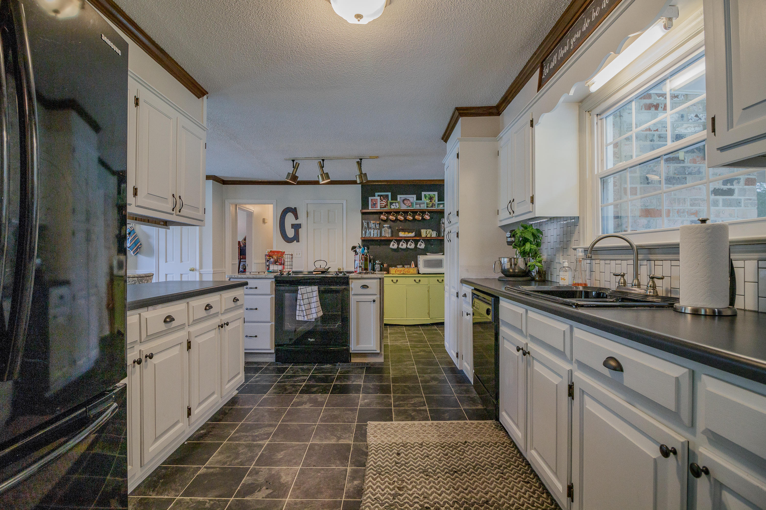 308 East Huntington Road Rossville, GA 30741 - Photo 13 of 43 Kitchen