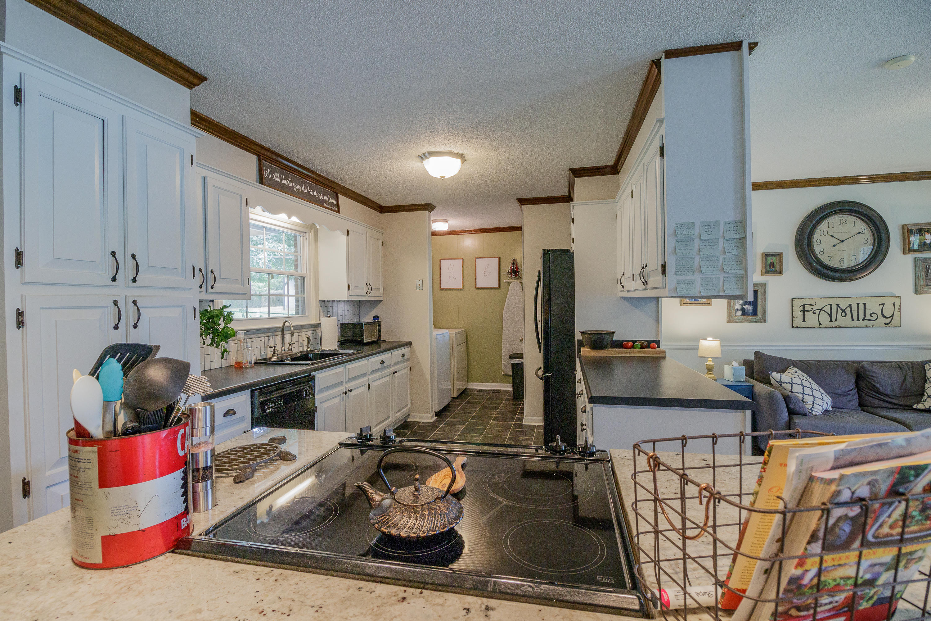 308 East Huntington Road Rossville, GA 30741 - Photo 10 of 43 Kitchen