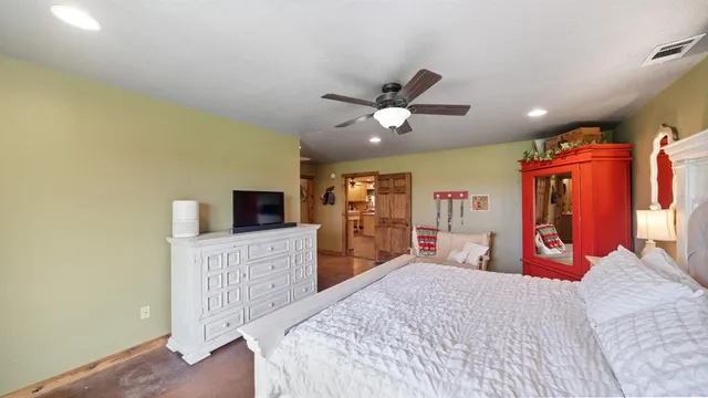 $640,000 | 5801 County Road 4128, Scurry, TX 75158