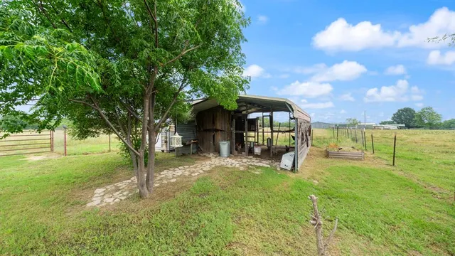 $640,000 | 5801 County Road 4128, Scurry, TX 75158