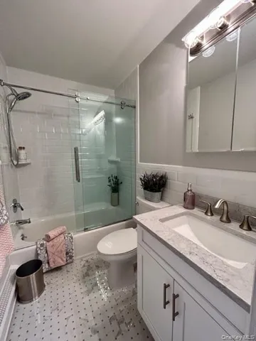 $3,260 | 101 Cassa Loop, Unit 101, Holtsville, NY 11742