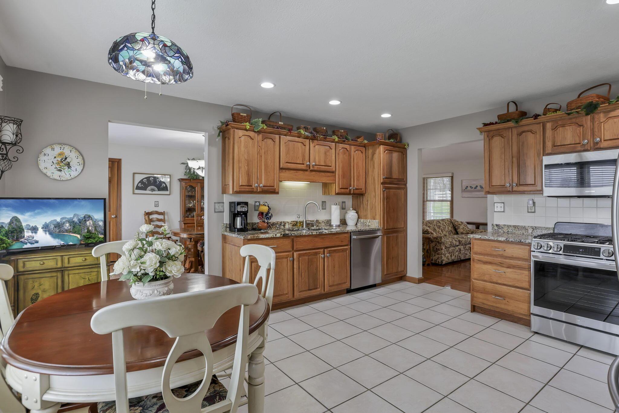 345 Lake Road Northeast Lancaster, OH 43130 - Photo 20 of 74 20-web-or-mls-939A2346