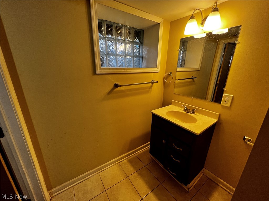 1936 Staunton Road Cleveland, OH 44118 - Photo 24 of 32