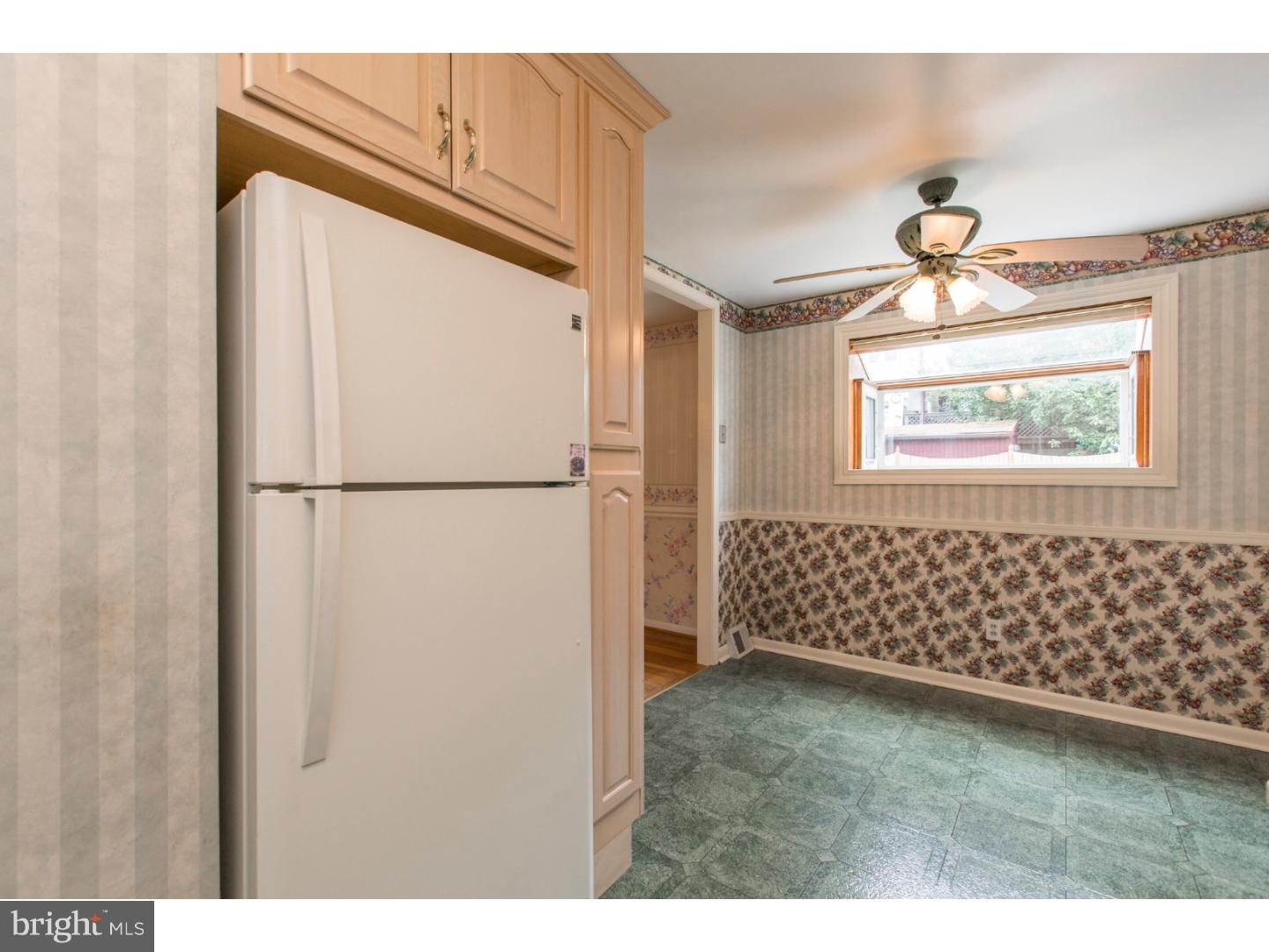 11839 Brandon Road Philadelphia, PA 19154 - Photo 11 of 22 Kitchen