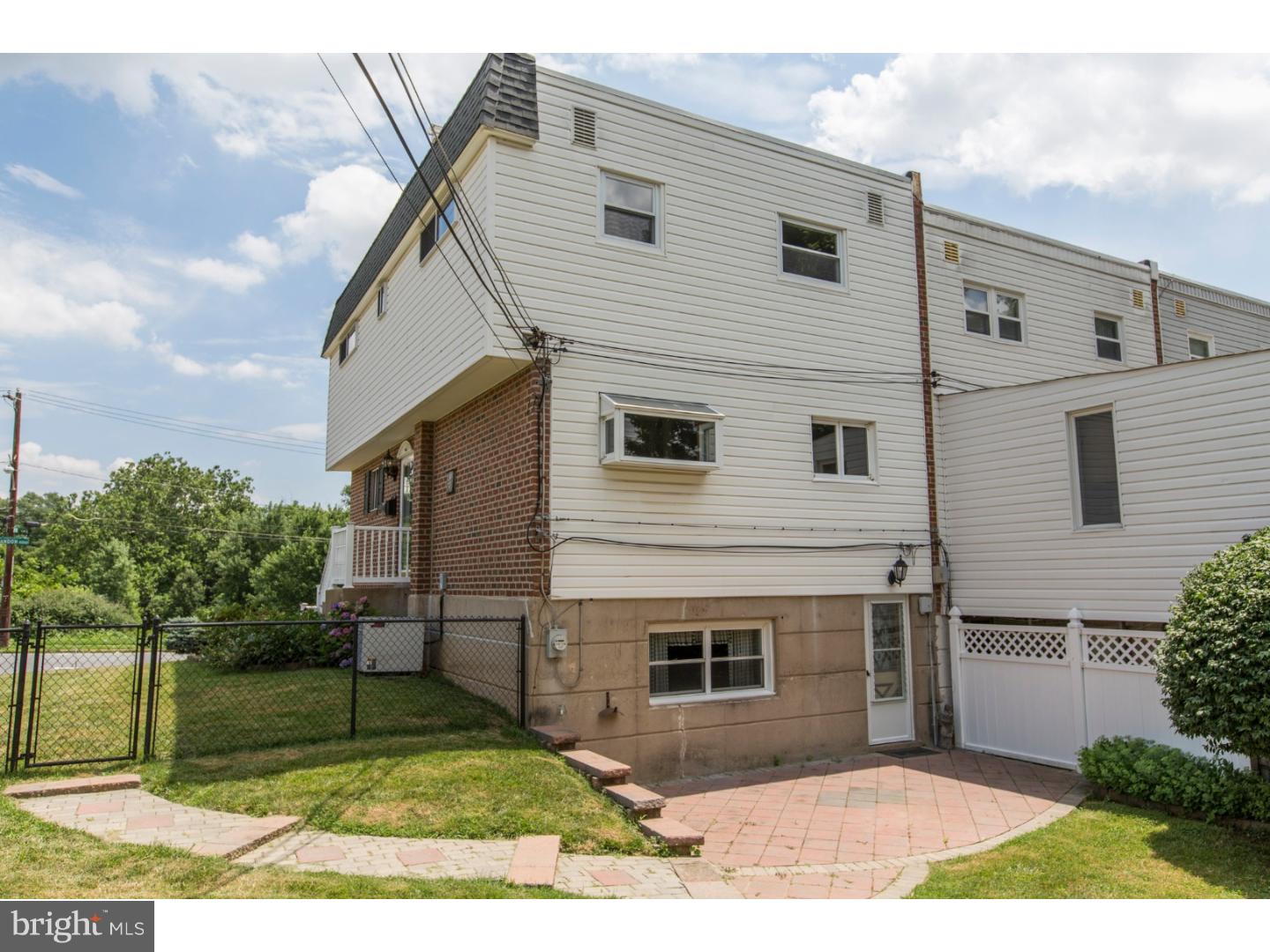 11839 Brandon Road Philadelphia, PA 19154 - Photo 3 of 22 Exterior Back