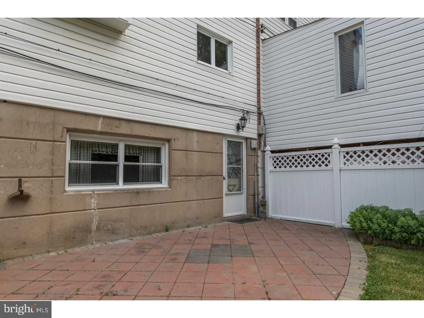 11839 Brandon Road Philadelphia, PA 19154 - Photo 4 of 22 Patio