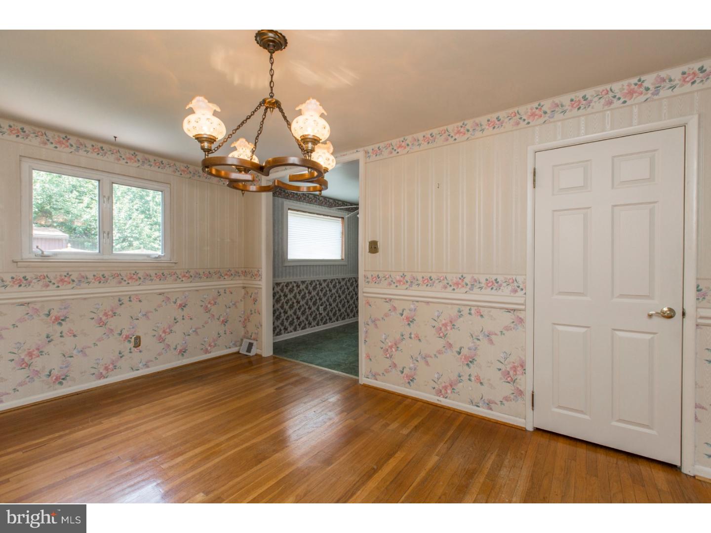 11839 Brandon Road Philadelphia, PA 19154 - Photo 7 of 22 Dining Room