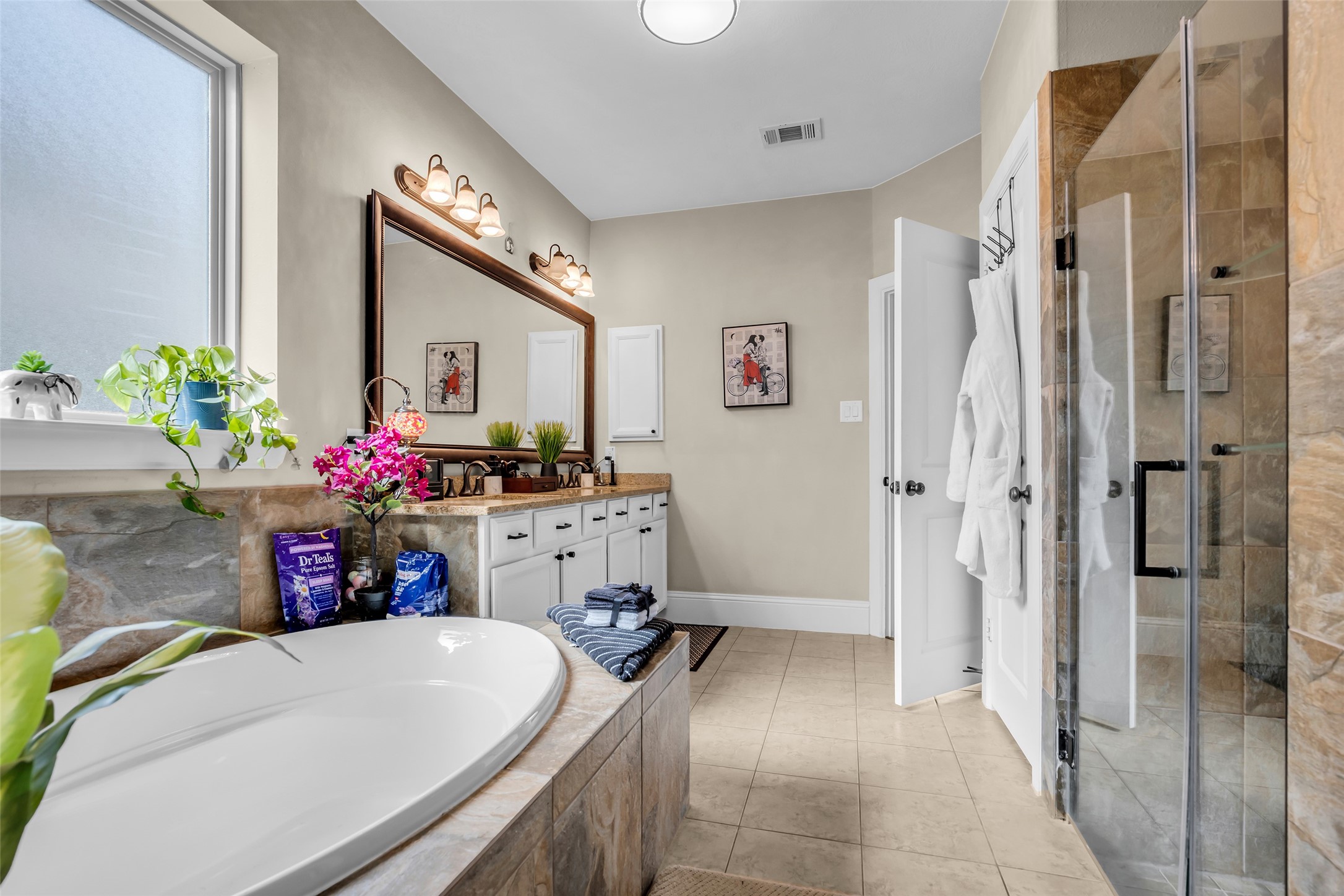 12602 Spellbrook Point Lane Tomball, TX 77377 - Photo 38 of 47 a room with table and closet