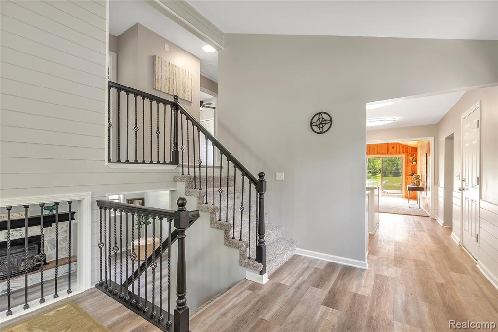 2485 Ruth Drive Fenton, MI 48430 - Photo 8 of 54