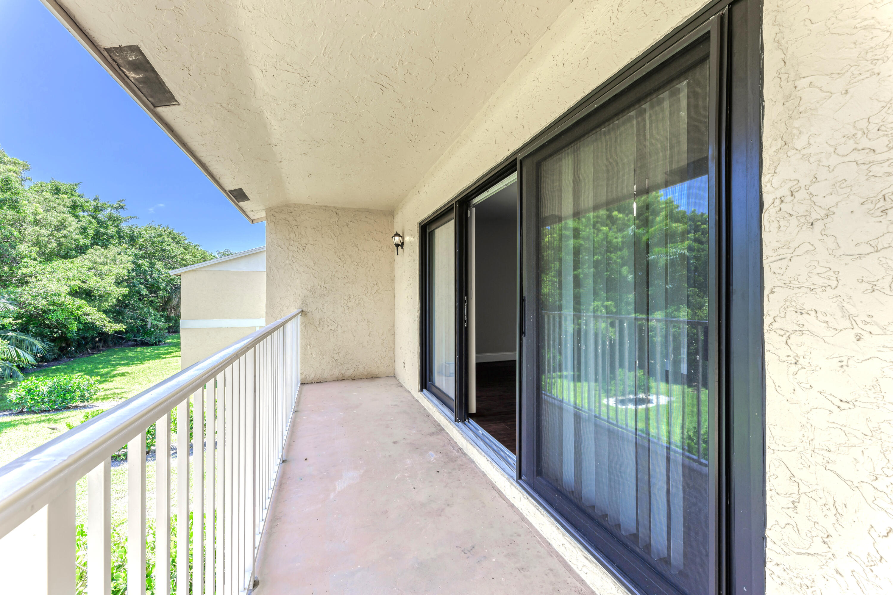 660 Coventry Street, Unit 6 Boca Raton, FL 33487 - Photo 20 of 21 660 coventry-23