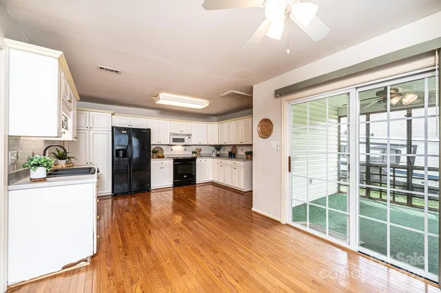 $300,000 | 3501 Overbrook Drive, Conover, NC 28613