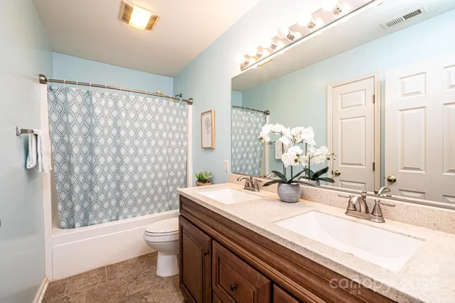 $300,000 | 3501 Overbrook Drive, Conover, NC 28613