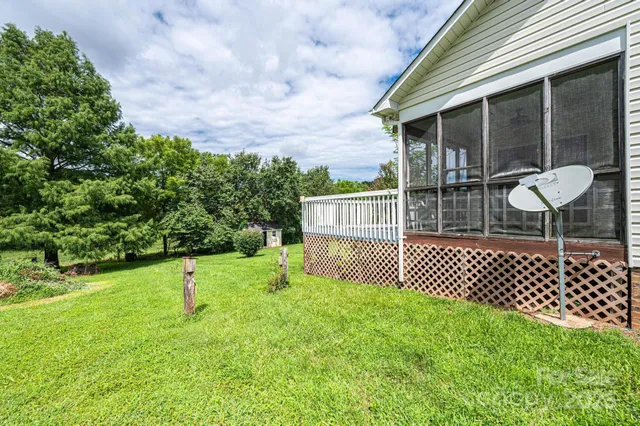 $300,000 | 3501 Overbrook Drive, Conover, NC 28613