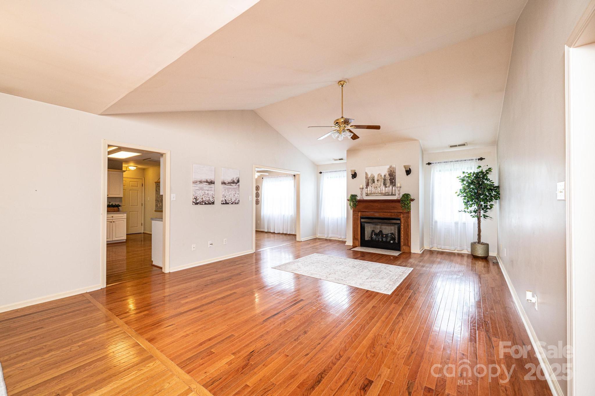 3501 Overbrook Drive Conover, NC 28613 - Photo 4 of 31