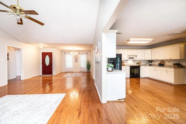 $300,000 | 3501 Overbrook Drive, Conover, NC 28613