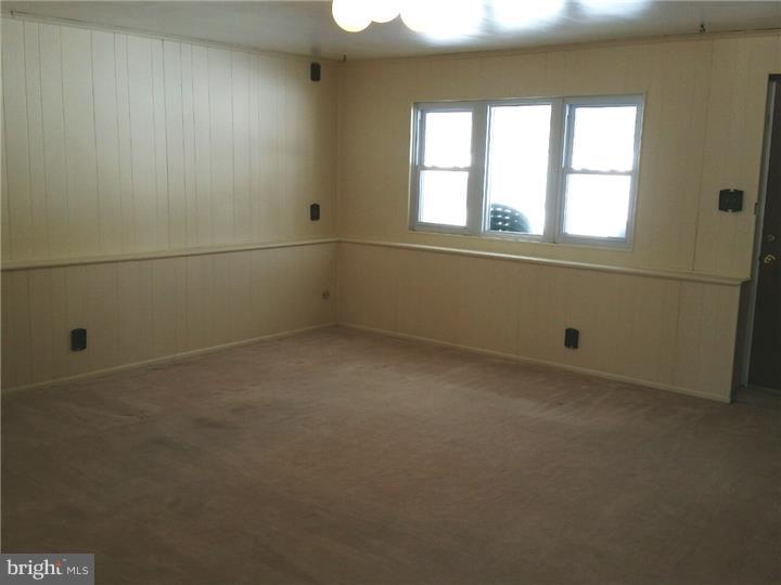 9710 Laramie Road Philadelphia, PA 19115 - Photo 5 of 11 Family Room