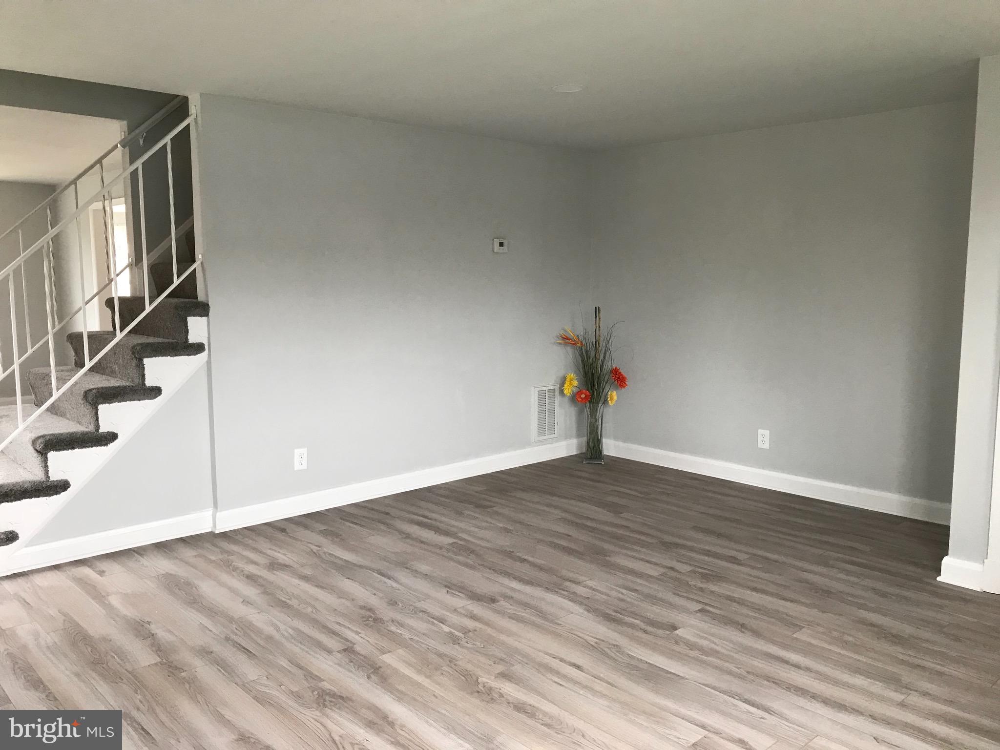 7810 Rockbourne Road Baltimore, MD 21222 - Photo 23 of 59 Living room