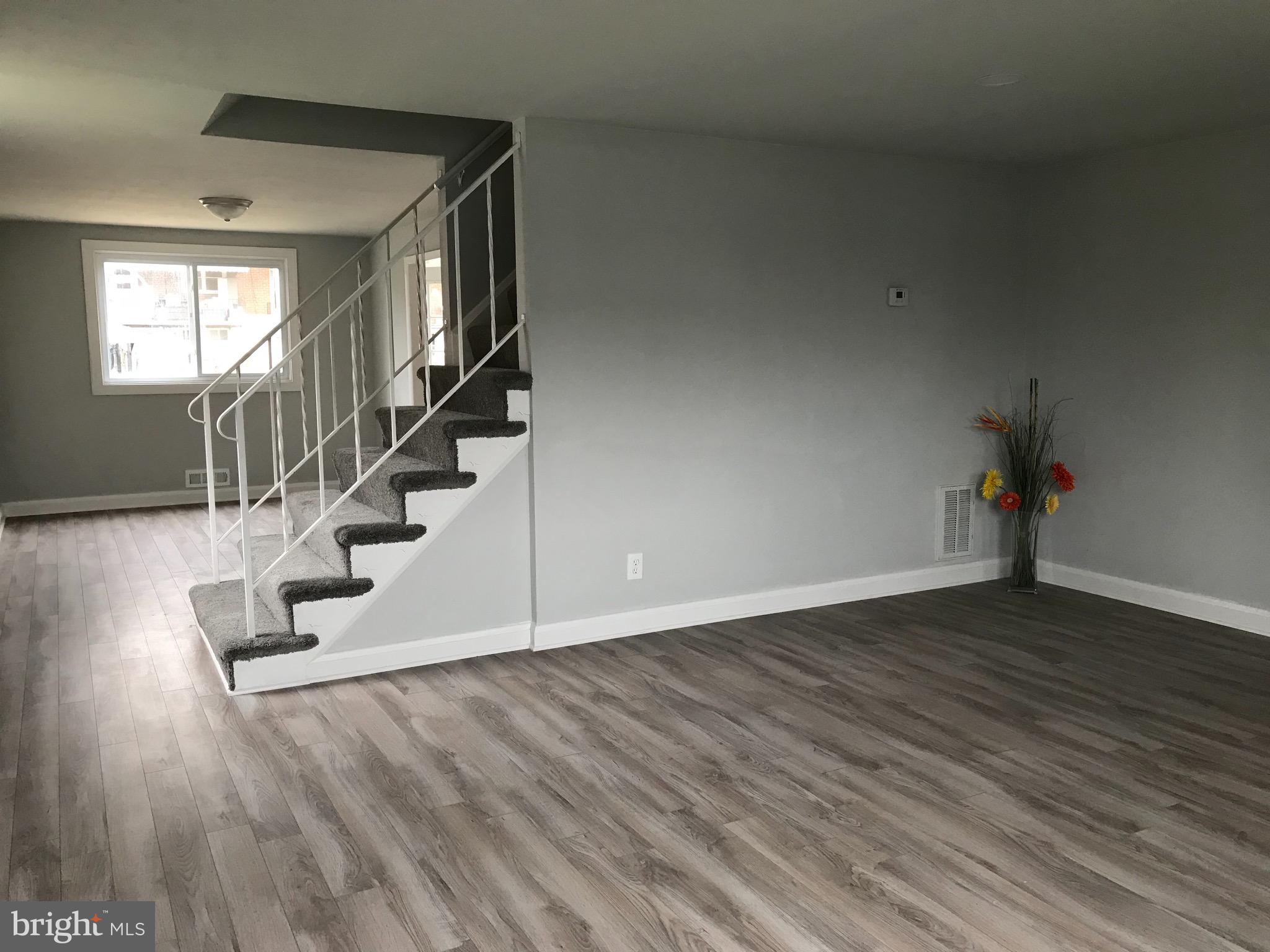 7810 Rockbourne Road Baltimore, MD 21222 - Photo 24 of 59 Living room