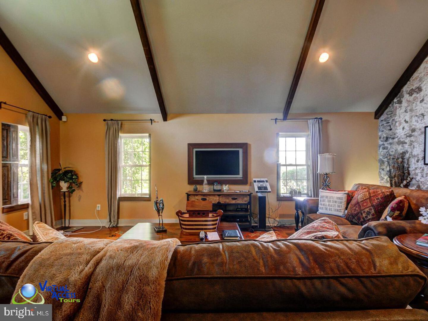 96 Woodhill Road Newtown, PA 18940 - Photo 3 of 26 Gallery Image 3