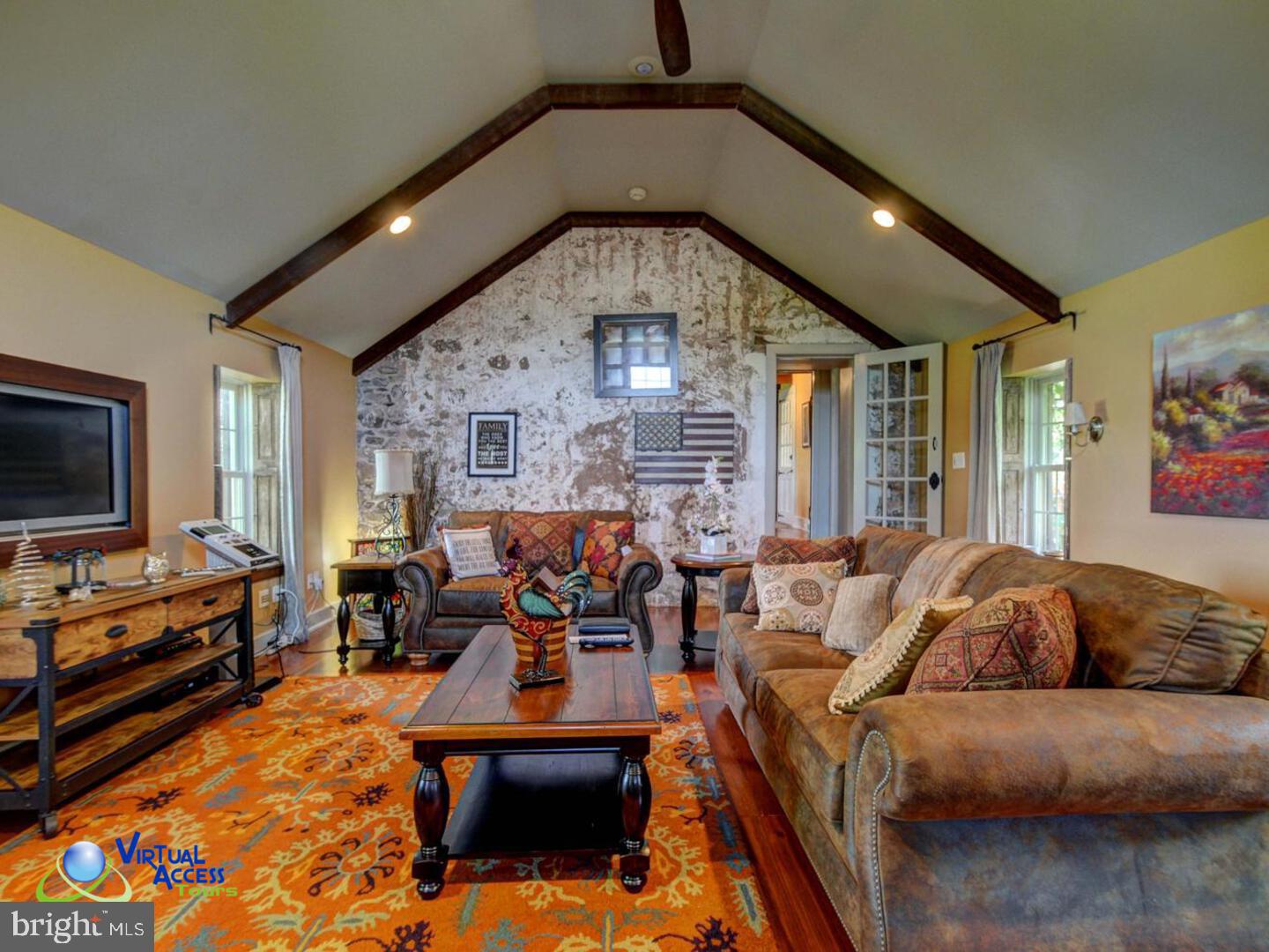 96 Woodhill Road Newtown, PA 18940 - Photo 4 of 26 Gallery Image 4