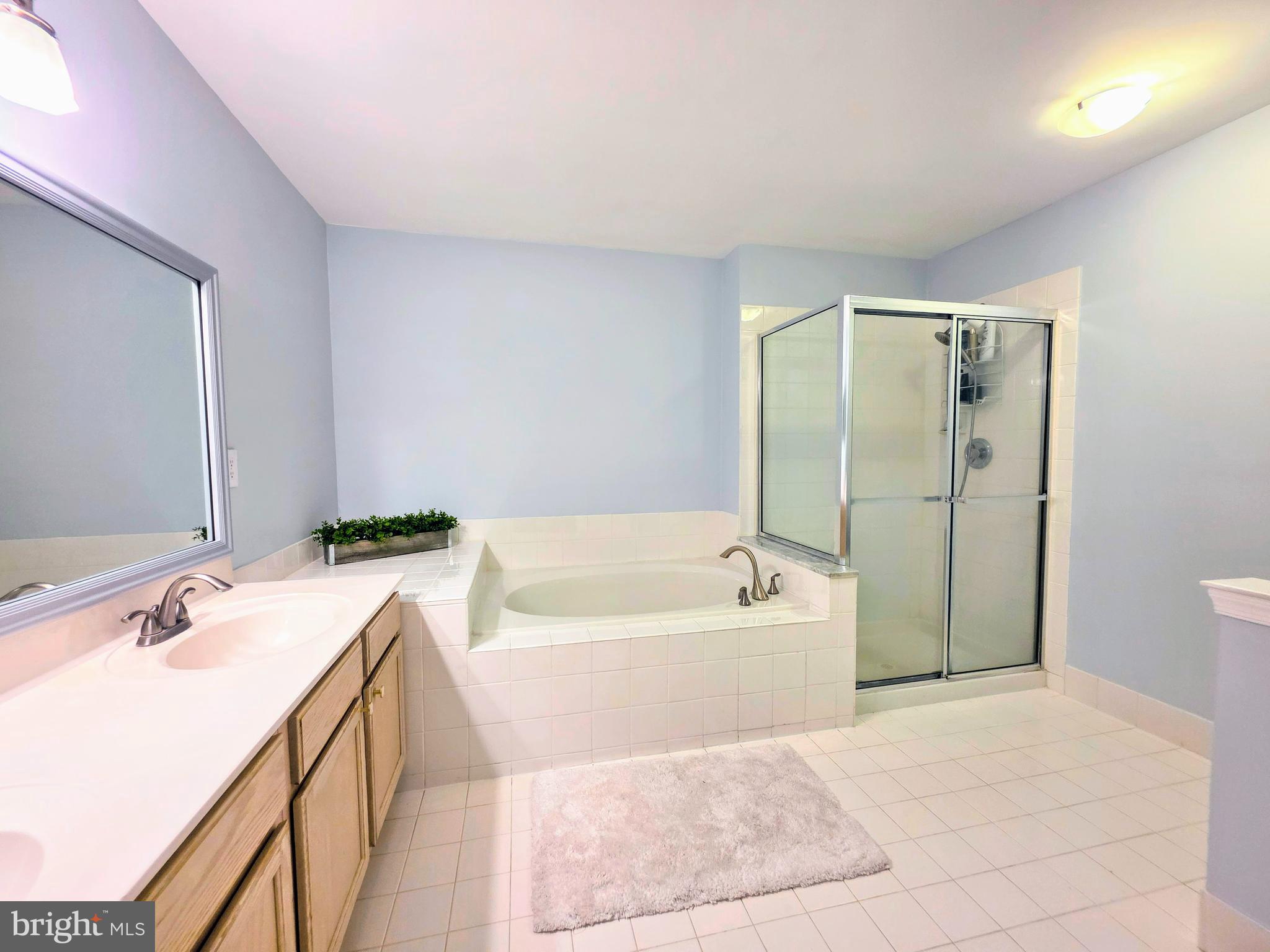 106 Brandywine Road Malvern, PA 19355 - Photo 18 of 25 Main Bedroom Ensuite