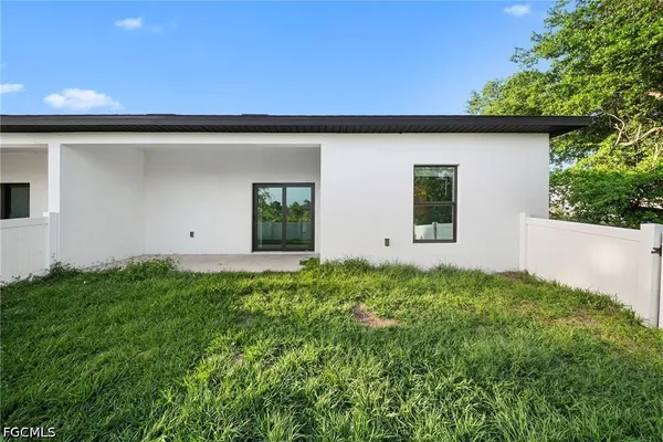 $1,900 | 26481 Sandhill Boulevard, Punta Gorda, FL 33983