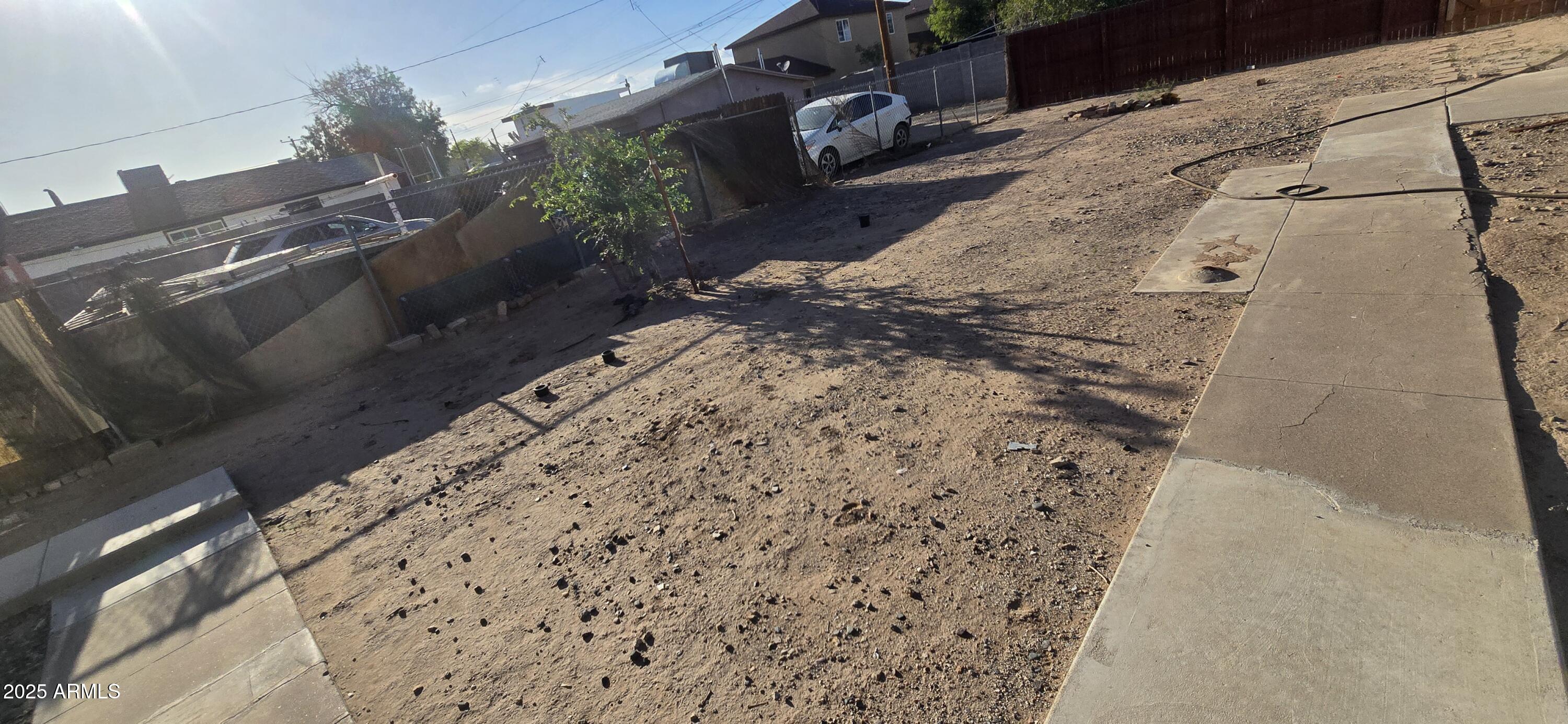 1122 East Fillmore Street Phoenix, AZ 85006 - Photo 8 of 37 20250502_172507