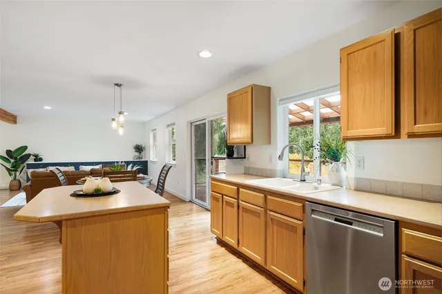 $485,000 | 22085 Sea Vista Northeast, Poulsbo, WA 98370