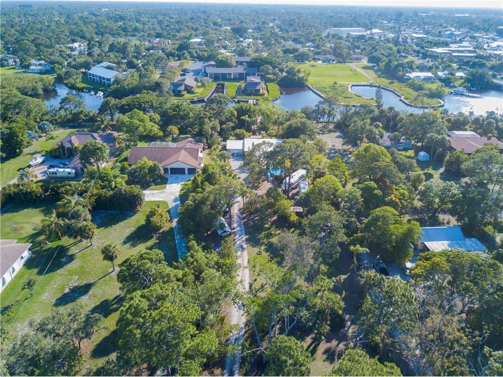 4836 Southeast Manatee Cove Road Stuart, FL 34997 - Photo 33 of 40 Gallery Image 33
