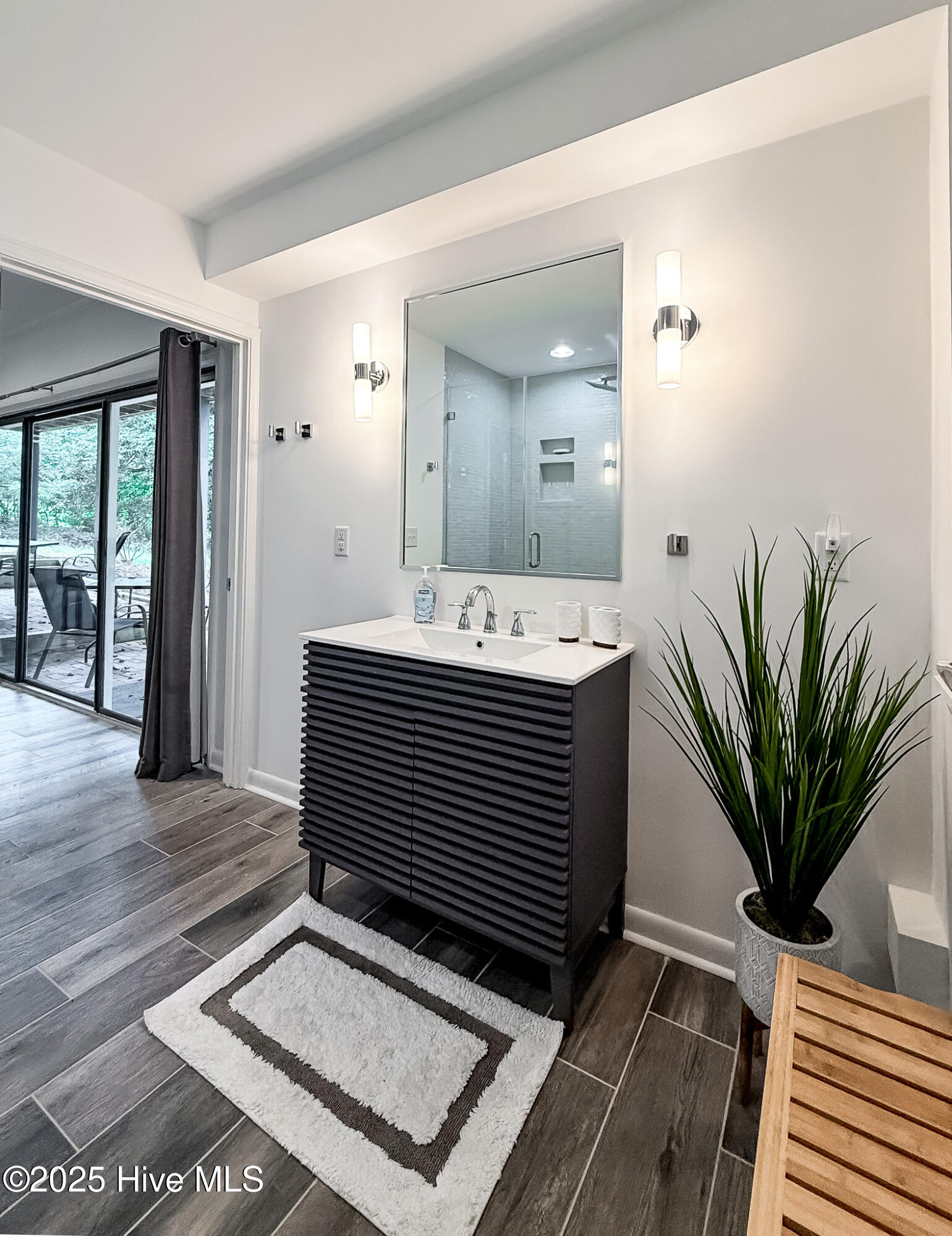 7 Inverness Place Pinehurst, NC 28374 - Photo 106 of 126 Full Guest Bathroom w/Walk-in Shower (Lower Level)