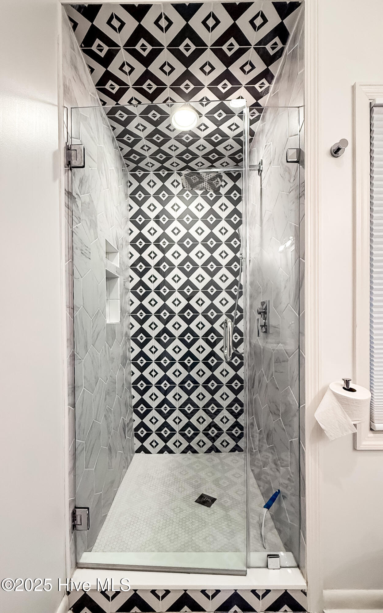 7 Inverness Place Pinehurst, NC 28374 - Photo 78 of 126 Full Guest Bathroom w/Walk-in Shower (main level)