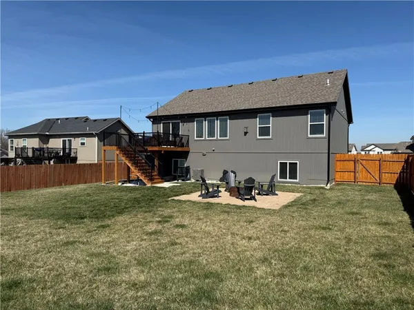 $405,000 | 1205 Northwest 3rd Street, Oak Grove, MO 64075