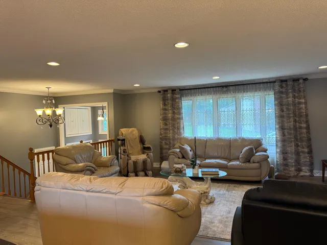 $487,000 | 8000 Winnetka Heights Drive, Golden Valley, MN 55427