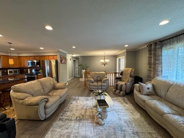 $487,000 | 8000 Winnetka Heights Drive, Golden Valley, MN 55427