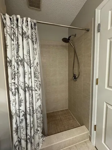 $487,000 | 8000 Winnetka Heights Drive, Golden Valley, MN 55427