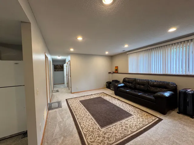 $487,000 | 8000 Winnetka Heights Drive, Golden Valley, MN 55427