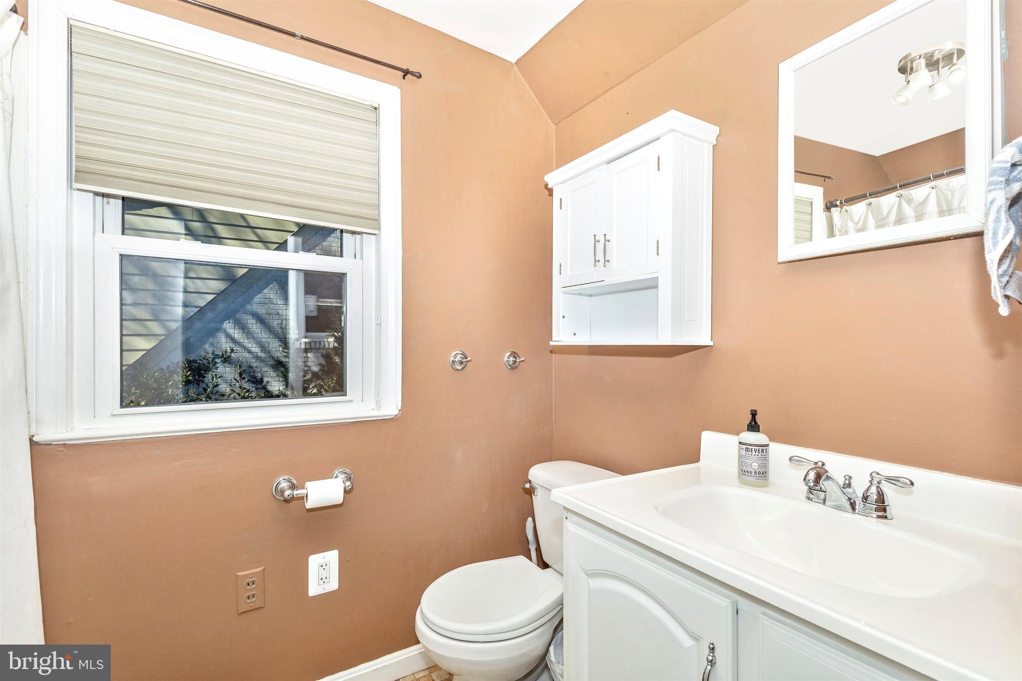604 Forest Glen Road Silver Spring, MD 20901 - Photo 27 of 56 Master Bath